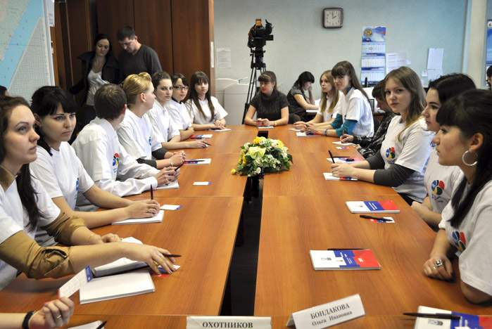 Волонтеры ВГУЭС  - в Приморском избиркоме