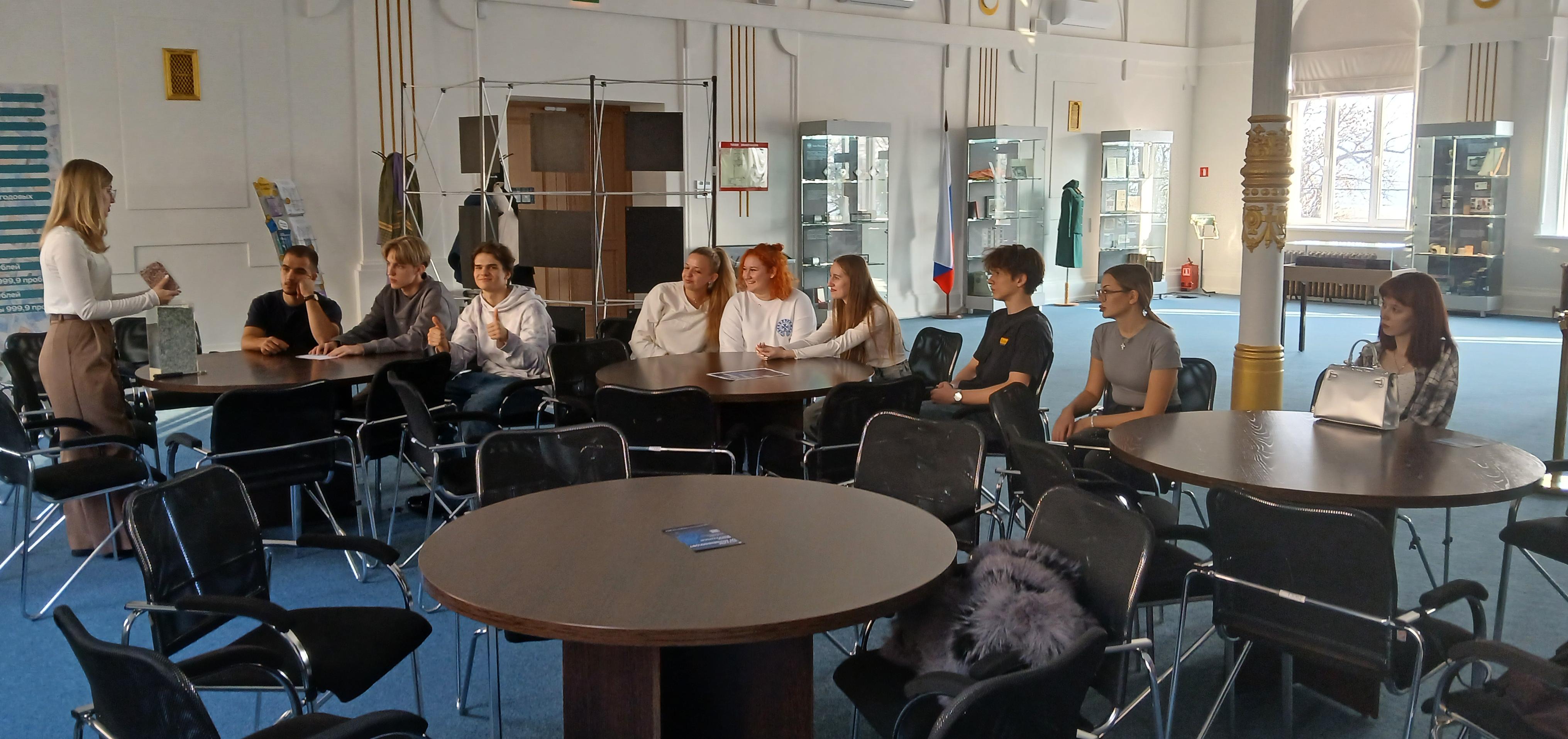 От Ивана III до цифровой эры: студенты-банкиры погрузились в историю денег