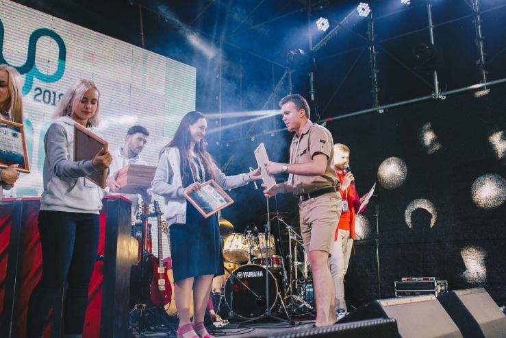 Студент кафедры управления ВГУЭС получил грант в 100 тысяч рублей на Всероссийском молодежном образовательном форуме