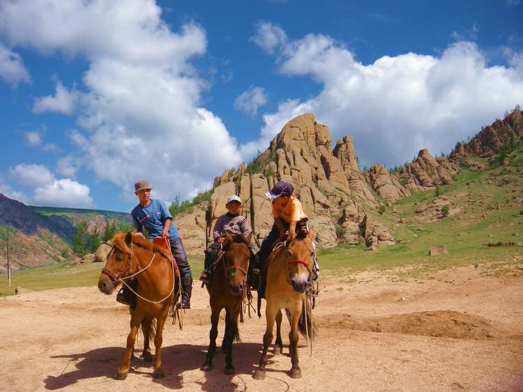 Автопробег ВГУЭС-2010: «экватор» путешествия перевалили - впереди Алтай!