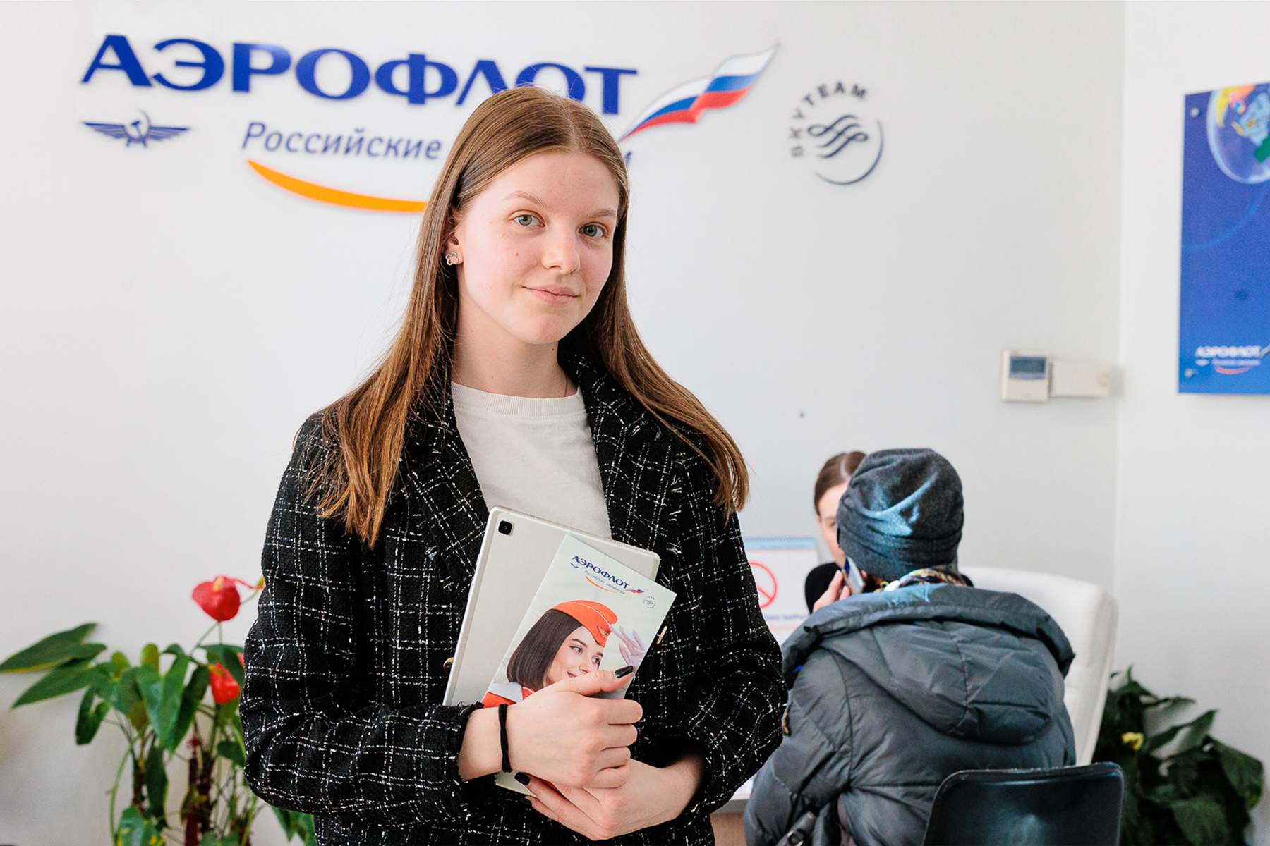 Волонтеры ВВГУ помогают приморцам оформить билеты в офисах Аэрофлота