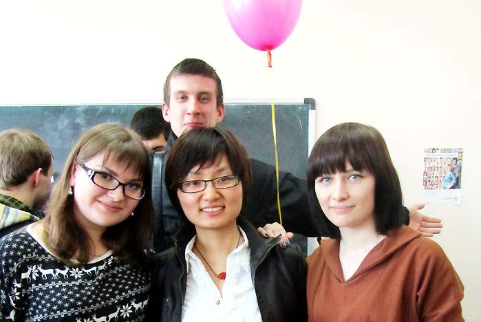 Китайские студенты ВГУЭС читают Льва Толстого, а русские – известных китайских поэтов