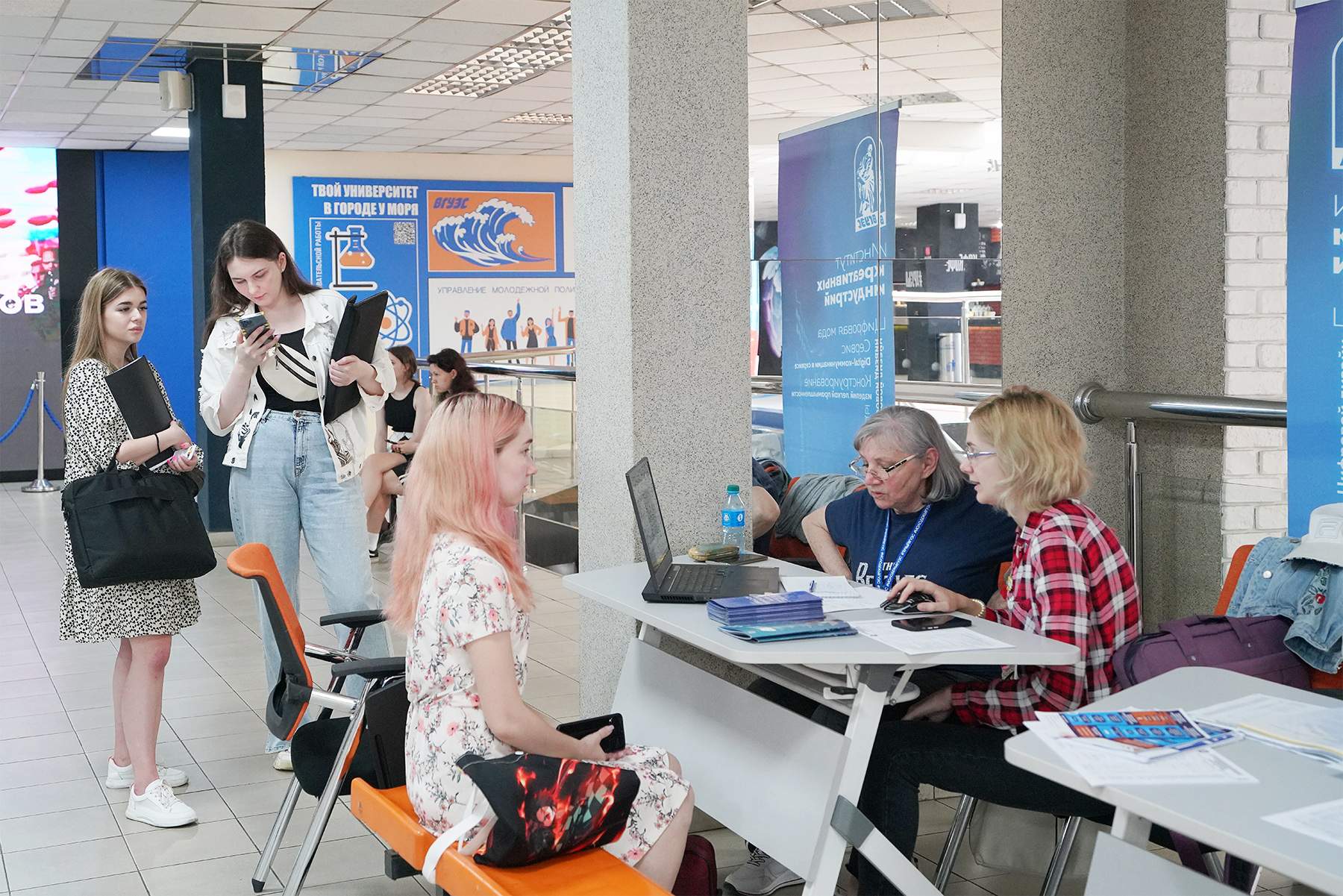 Более четырех тысяч заявлений на поступление подали абитуриенты во ВГУЭС