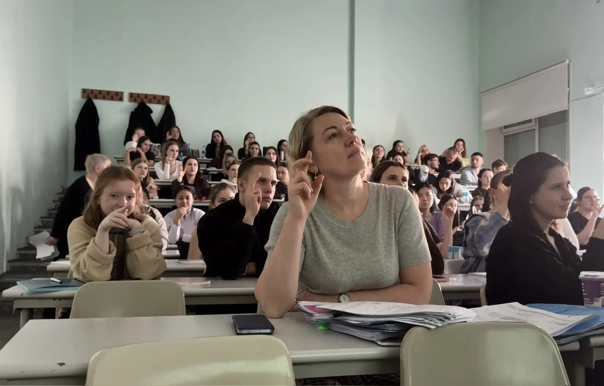 Студенты-педагоги ВВГУ посетили образовательную лекцию сурдопедагога