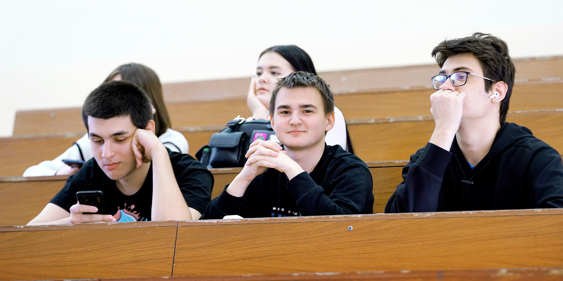 В ВВГУ прошла интерактивная лекция к годовщине воссоединения Крыма с Россией