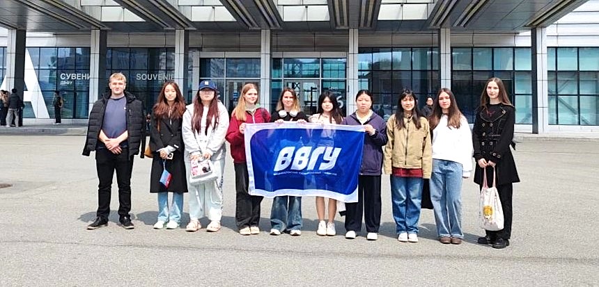 Студенты ВВГУ приняли участие в военно-патриотическом фестивале «Живая история»