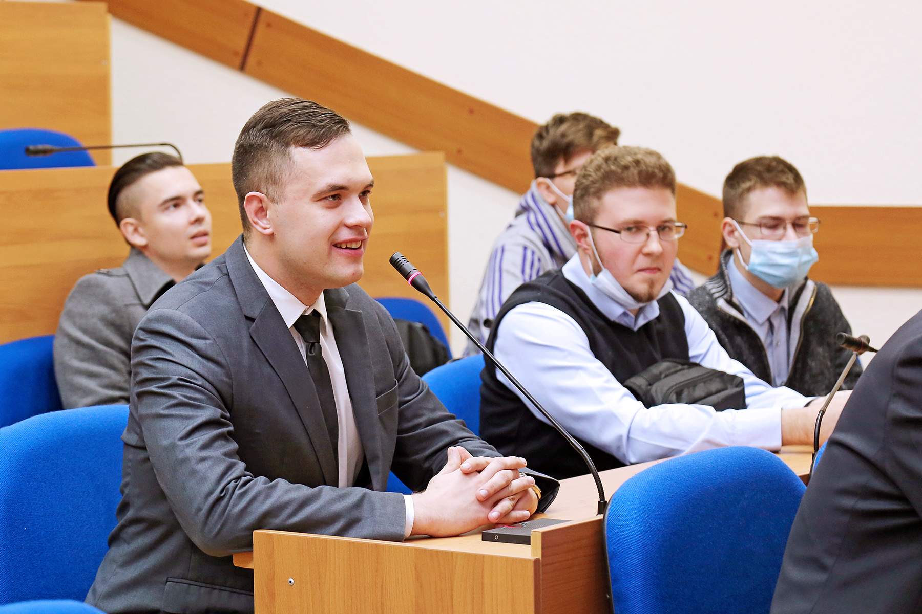 Внутренний диалог как основа психического здоровья личности: на конференции во ВГУЭС выступил выдающийся австрийский ученый Альфрид Лэнгле