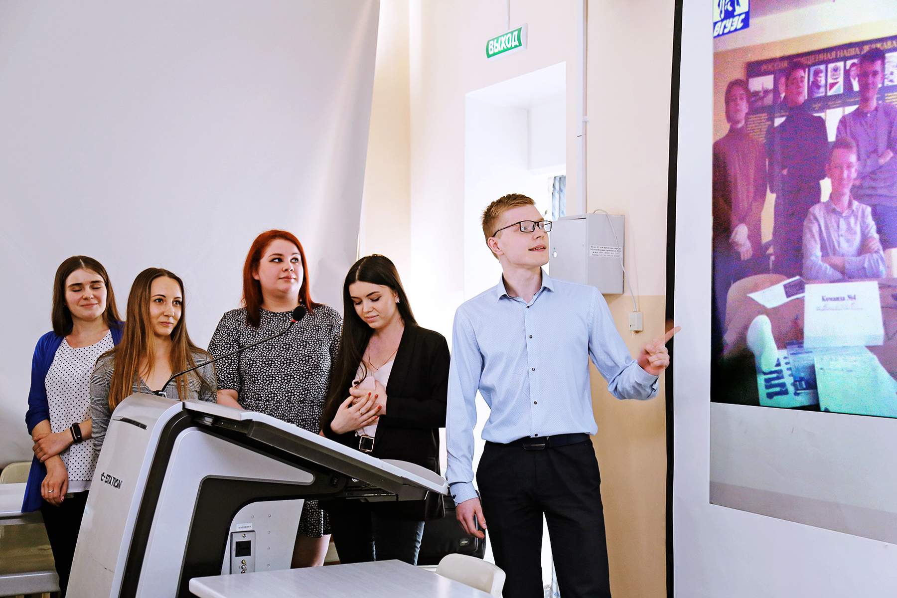 Разработка бизнес-планов по заказу компаний и развитие предпринимательских компетенций у школьников: во ВГУЭС проходит защита проектов по дисциплине «Проектная деятельность»