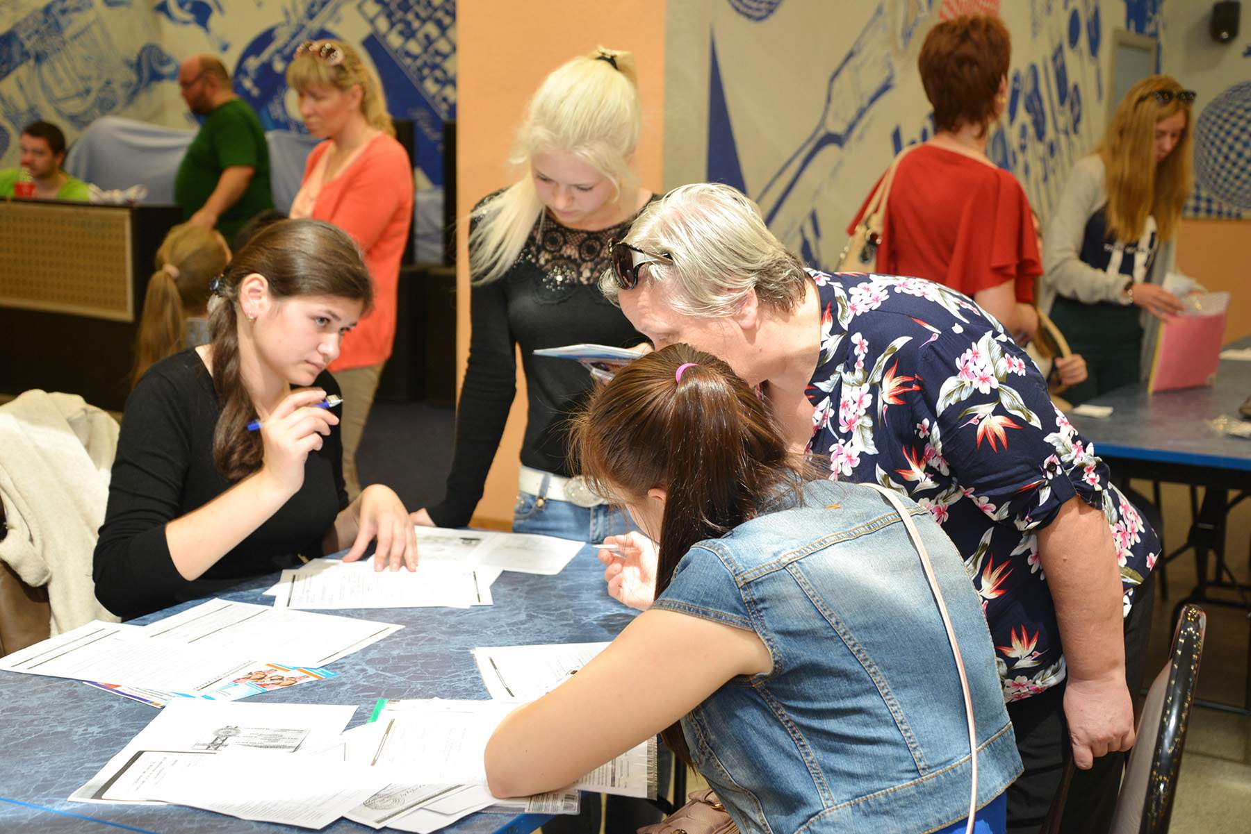 Что ВГУЭС предлагает абитуриентам-договорникам? Перевод на бюджет, зарубежные стажировки и обучение в Автошколе со скидкой