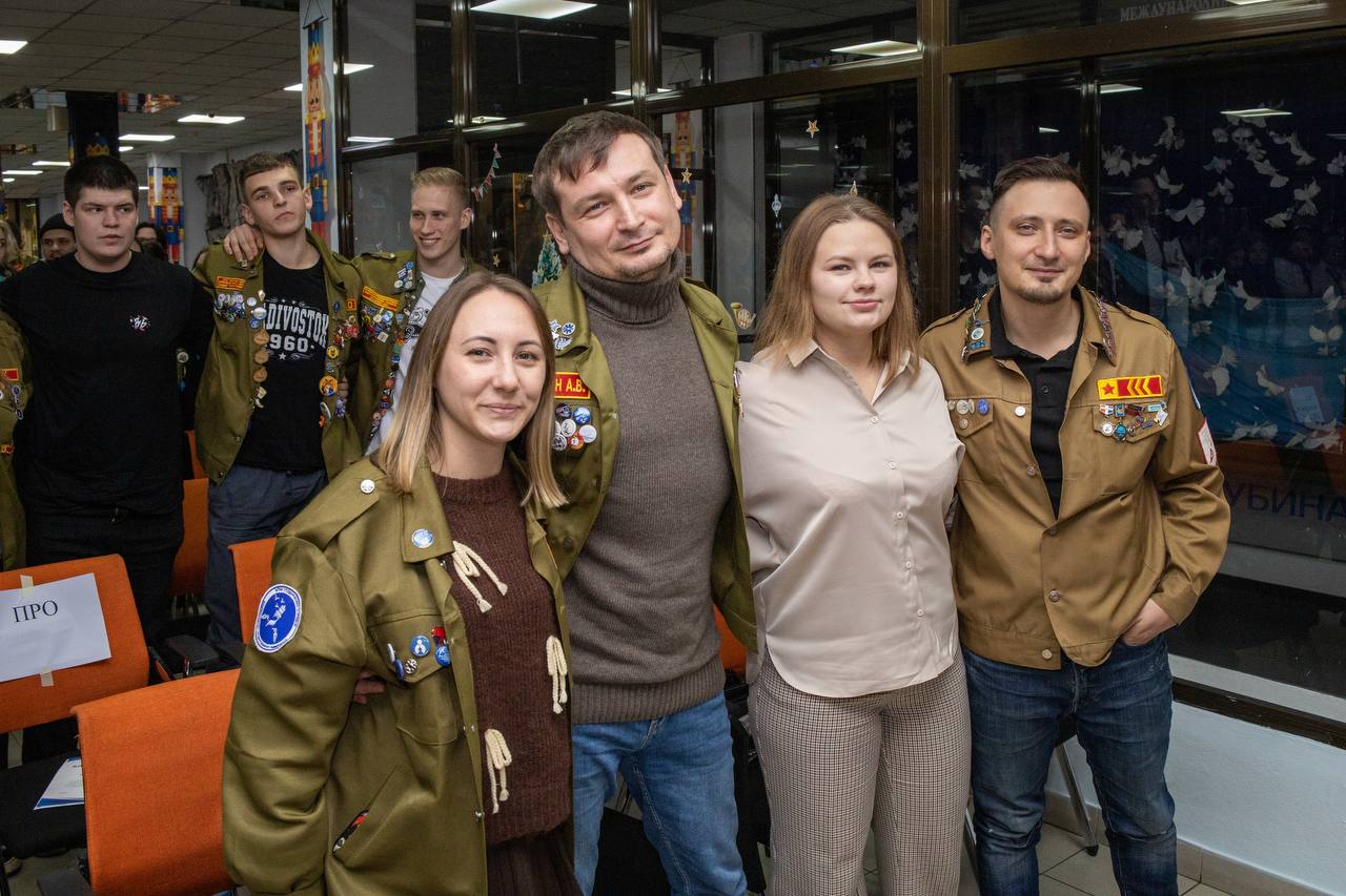 10 лет в едином ритме: юбилейный концерт штаба студенческих отрядов прошёл в ВВГУ