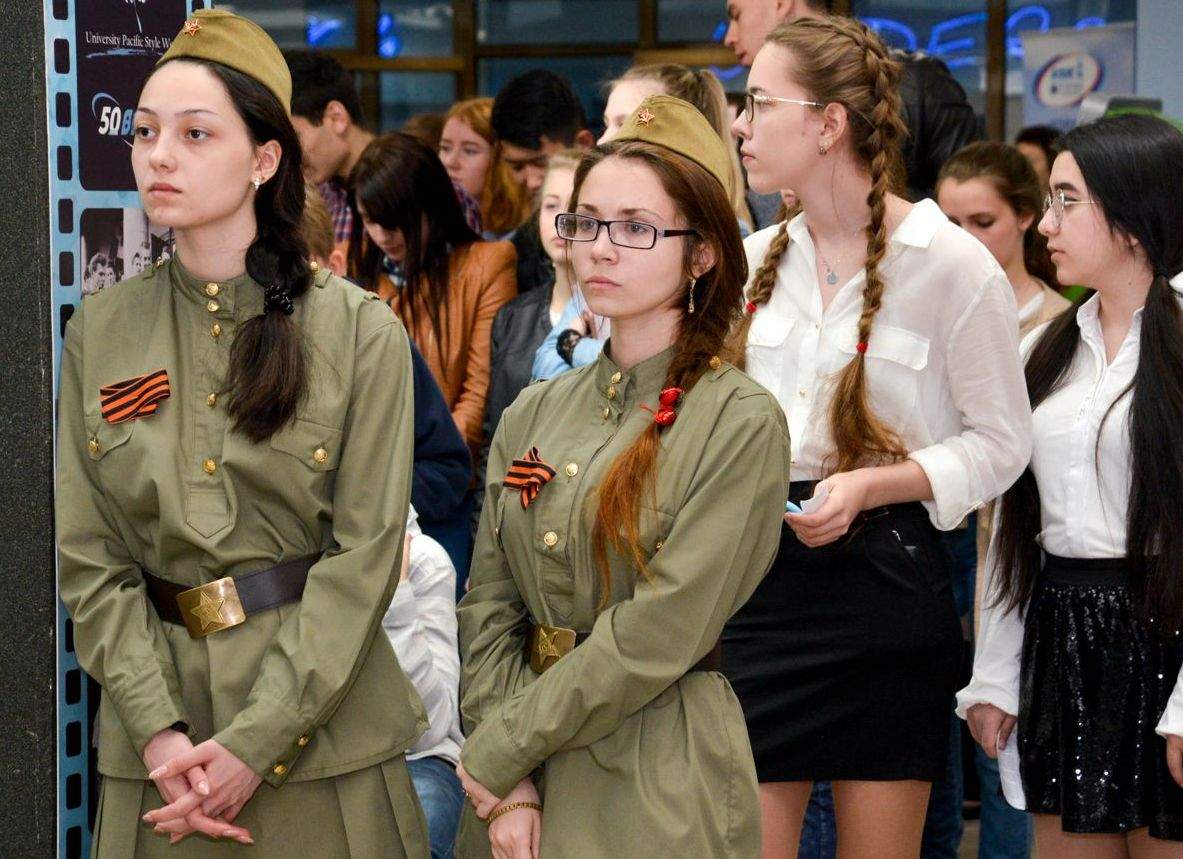 Студенты и сотрудники ВГУЭС отмечают 72-ю годовщину Победы