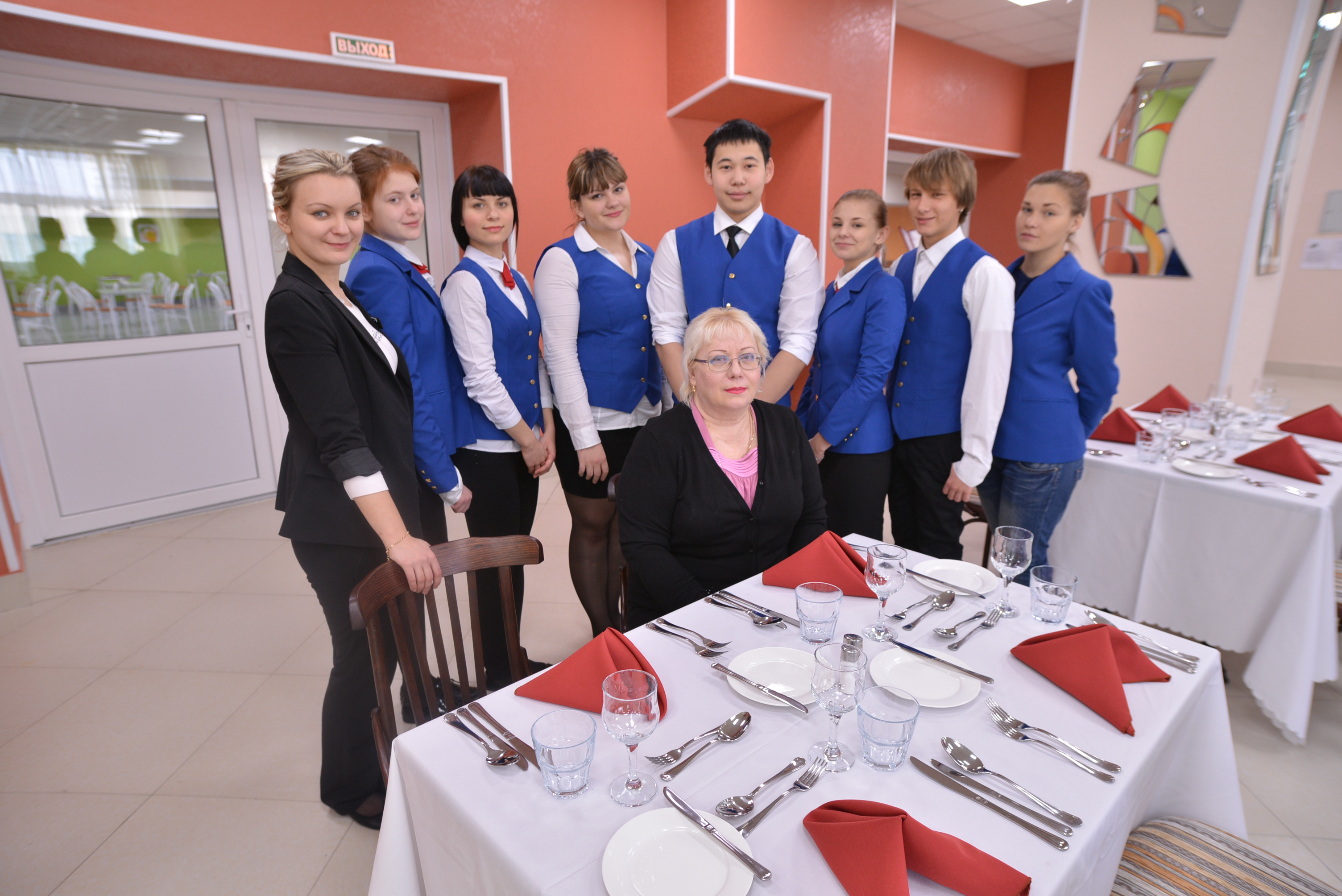 Студенты образовательной программы ВГУЭС-PIHMS показали мастерство сервировки