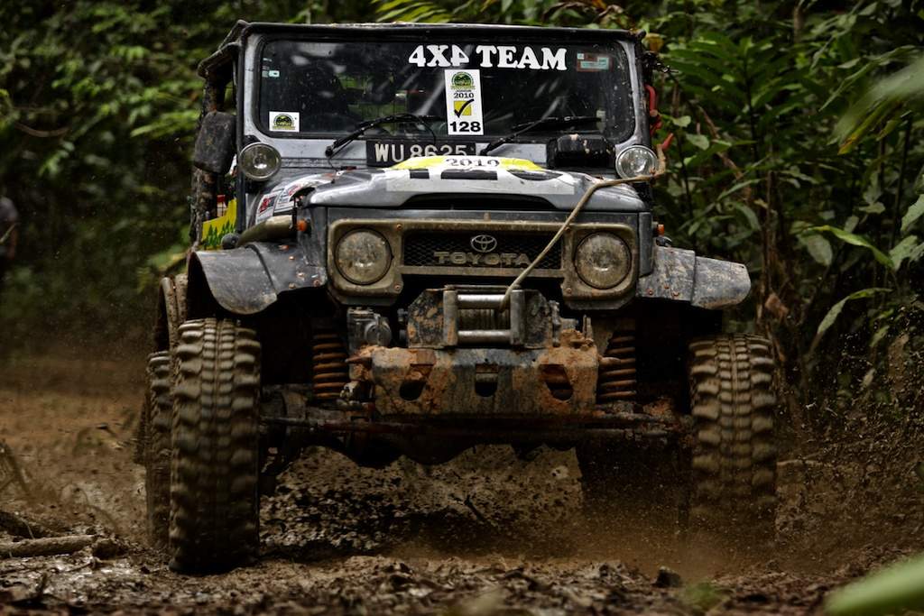 18 апреля во ВГУЭС пройдет премьера фильма  "Rainforest challenge 2013"