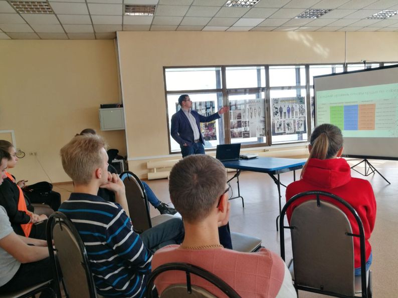 Студенты кафедры экономики встречаются с профессионалами своего дела
