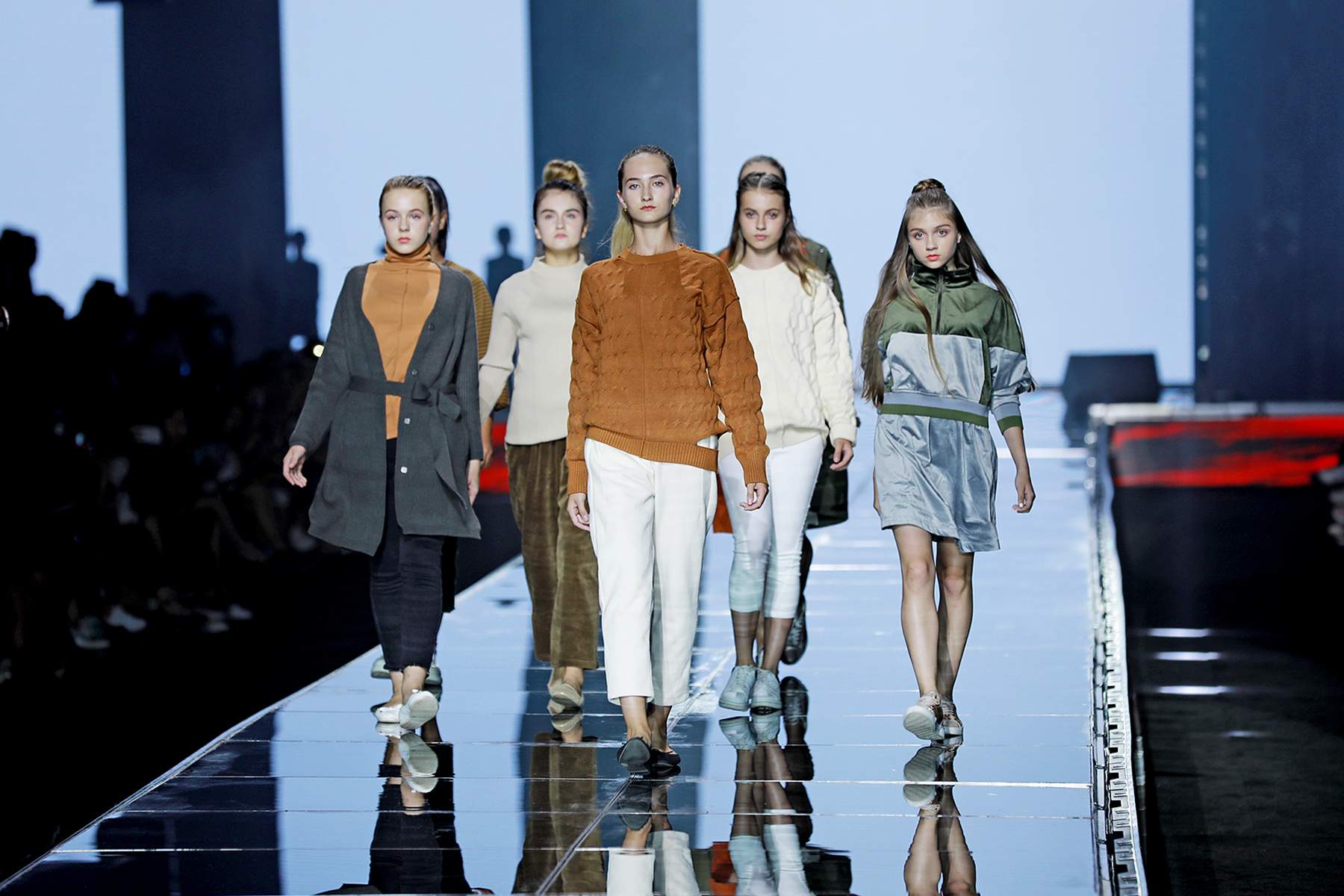 Юные модели театра моды ВГУЭС «Пигмалион» и студенты-дизайнеры собрали все награды на Zhengzhou International Fashion Week - 2018