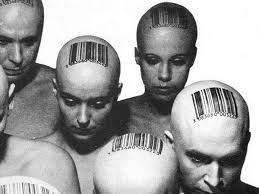 Профессор ВГУЭС Александр Исаев. "Как бороться с потребительским зомбированием"?