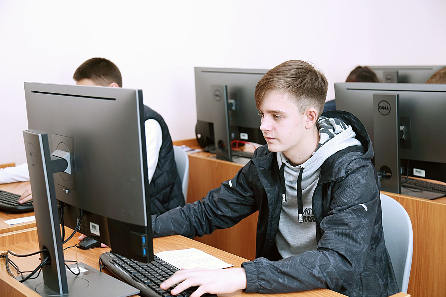 ВГУЭС проводит летний языковой лагерь для школьников Владивостока