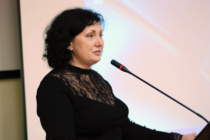 Зав. кафедрой международного бизнеса и финансов ВГУЭС  Ольга Ворожбит: Беспокоит курс рубля? Деньги можно вложить в ценные бумаги.