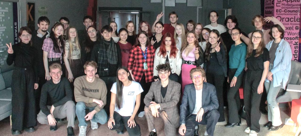 «Время молодых»: студенты ВВГУ выиграли финальный турнир года по дебатам