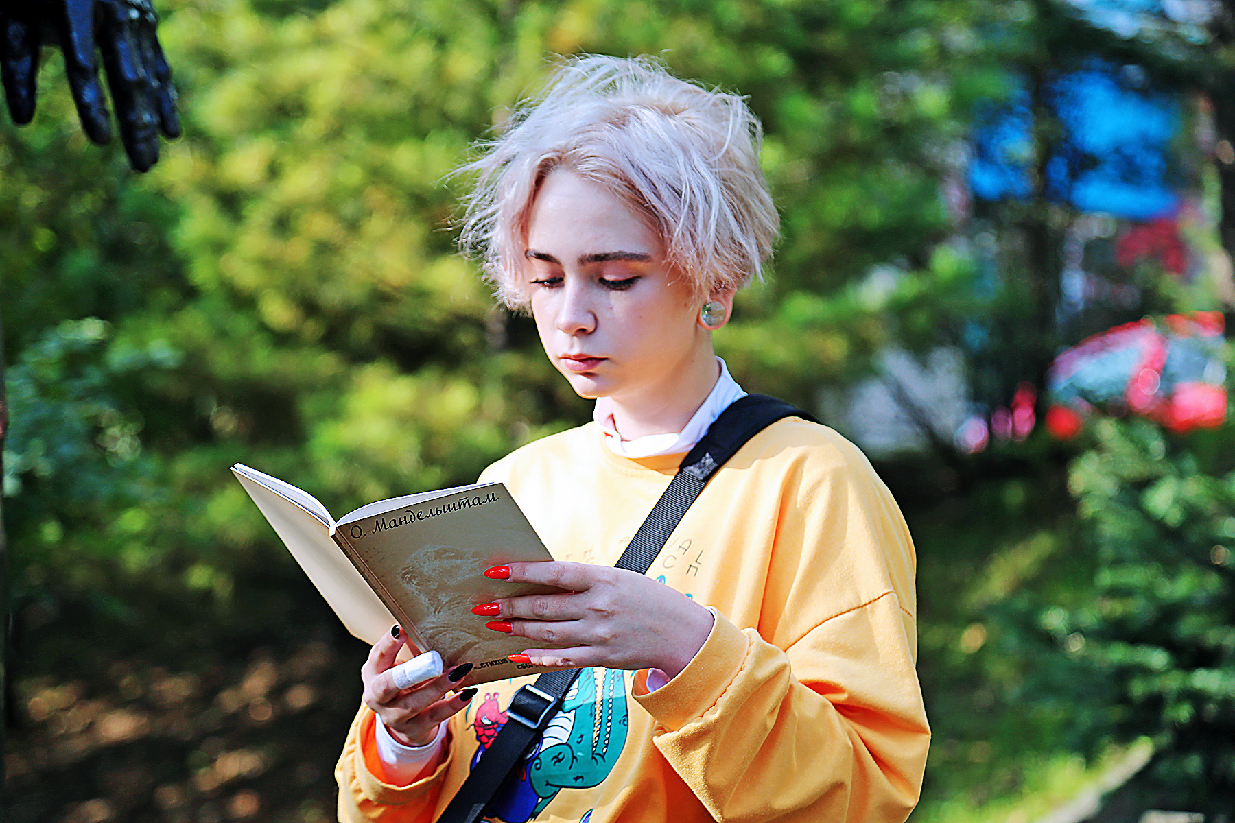 Будущие переводчики фильмов и синхронные переводчики: студенты Института иностранных языков отмечают профессиональный праздник