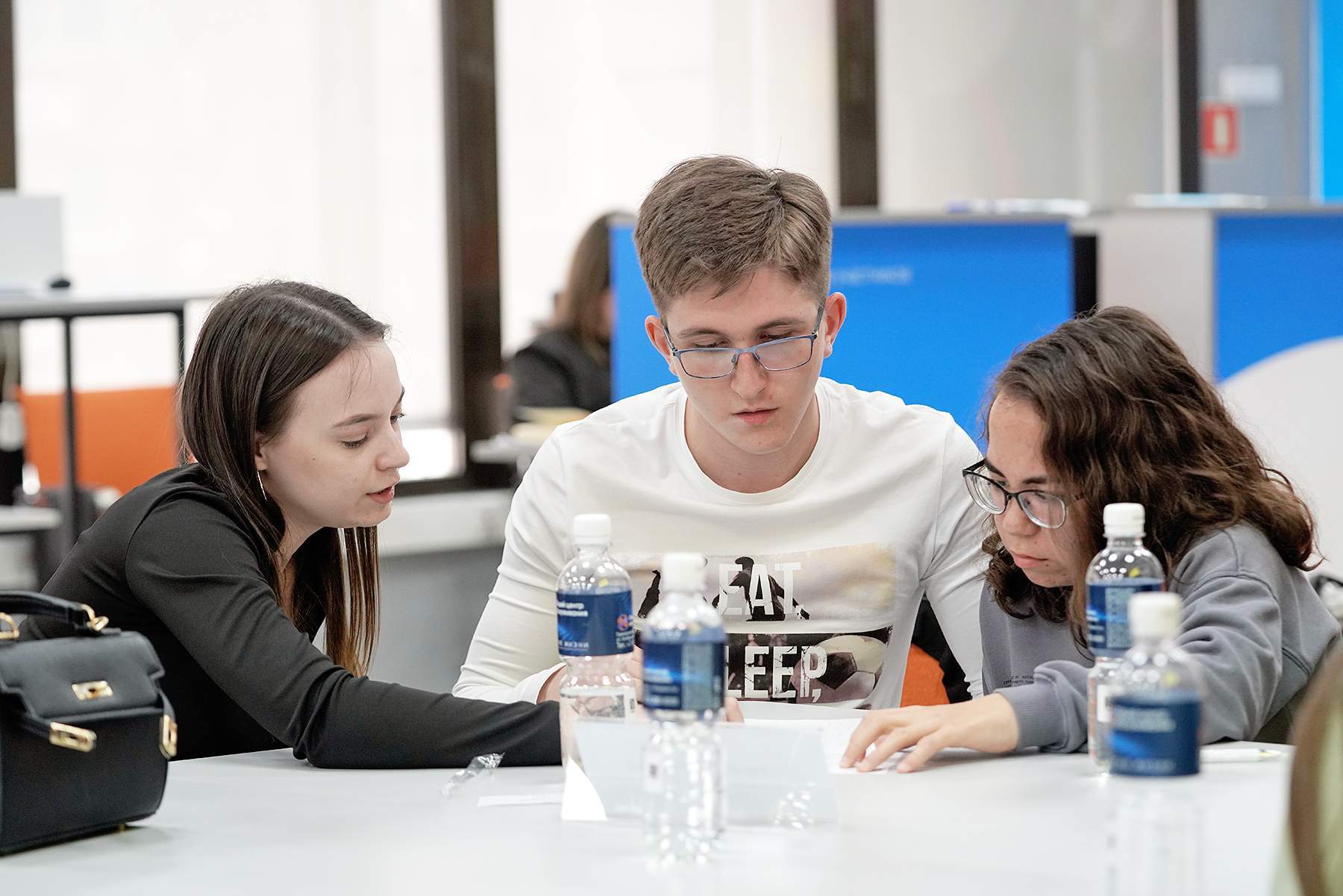 Студентов кафедры экономики и управления ВВГУ пригласили на оплачиваемую стажировку в «РусГидро»