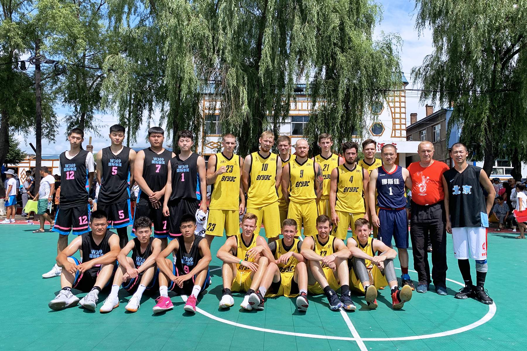 Баскетболисты ВГУЭС открыли новый сезон на Фестивале спорта в Дунине