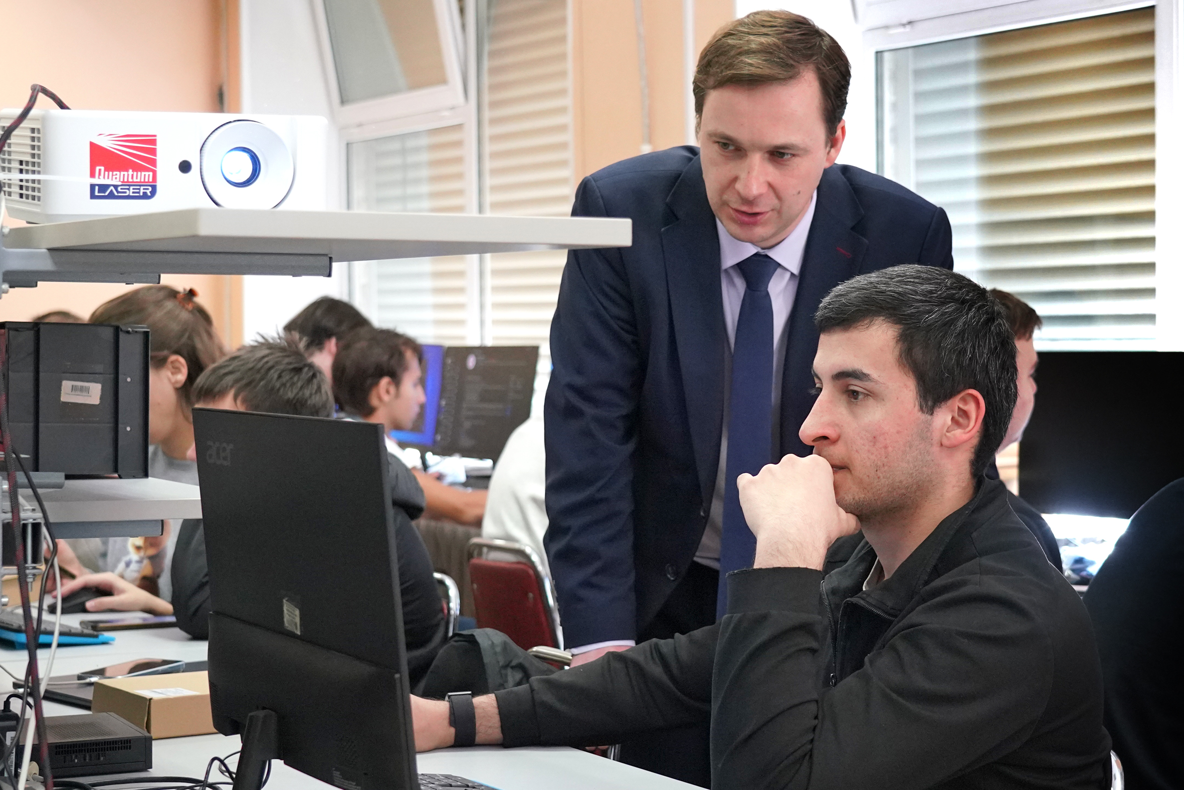 «Аквароботех – 2025»: студенты ВВГУ интегрируют искусство в IT